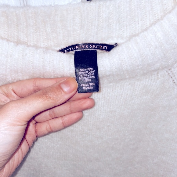 Victoria’s Secret Cozy Sweater - Picture 4 of 4
